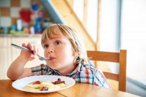 Don't Let Your Child Watch TV When Eating