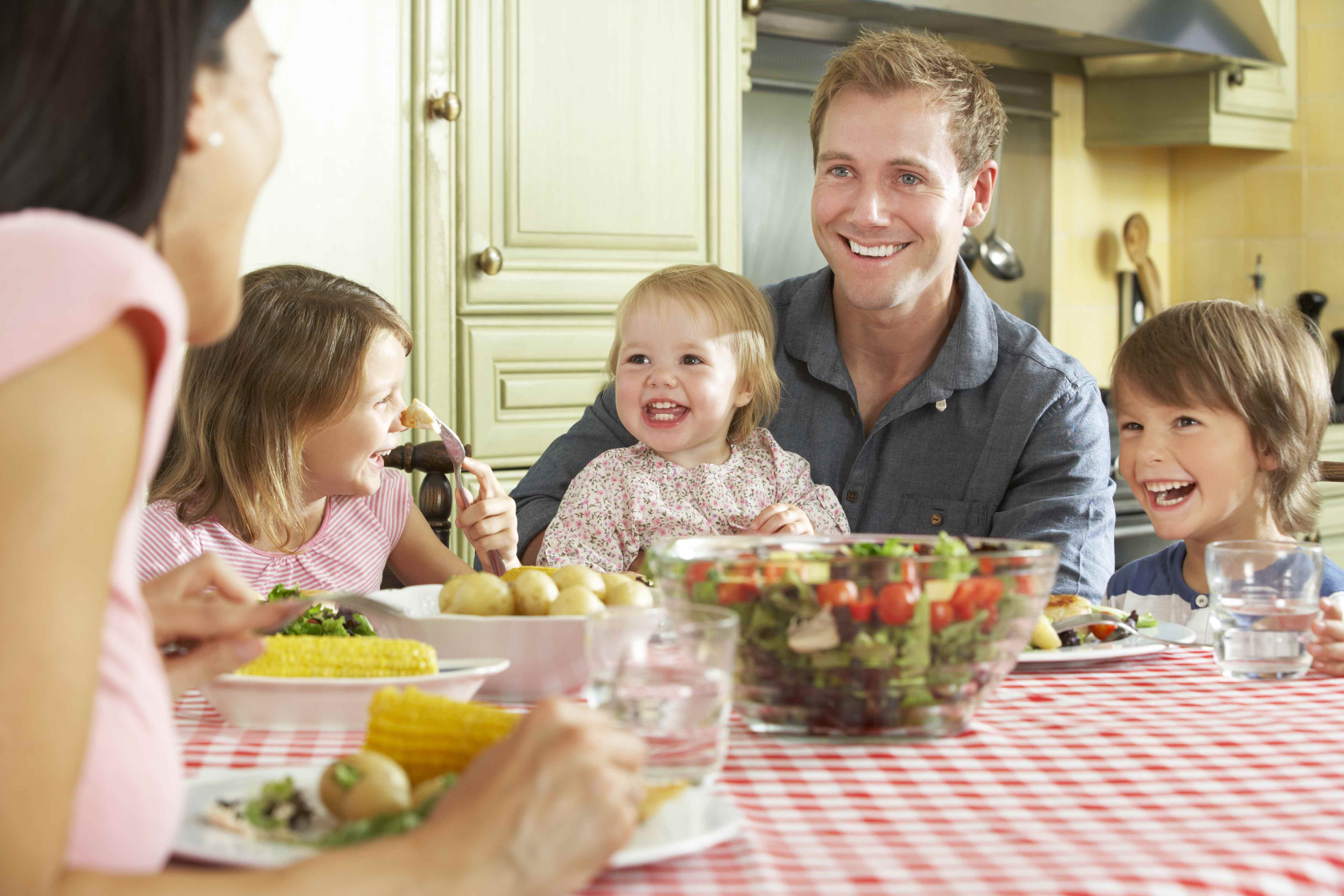 How to Enjoy Family Meals Together