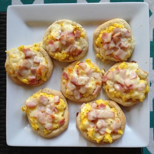 Quick And Easy Breakfast Pizzas