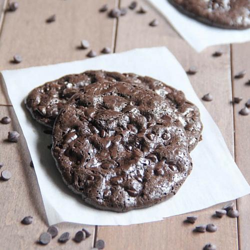 Flourless Double Chocolate Chip Cookies