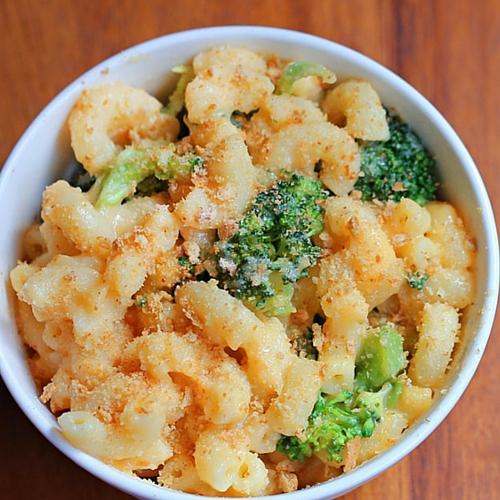 Skinny Baked Healthy Mac and Cheese