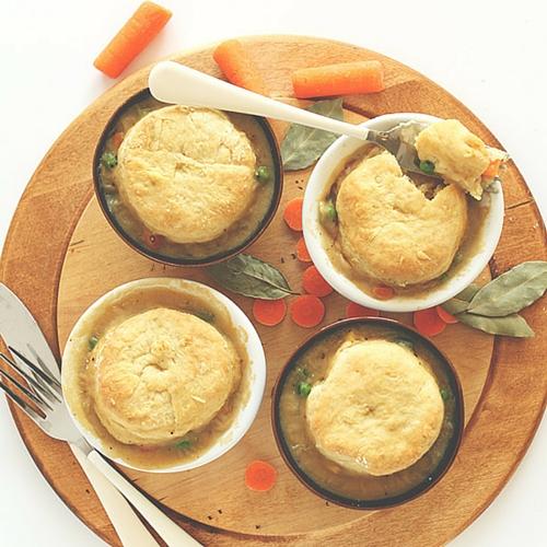 17 Meatless Monday Recipes: Theme Night Ideas - From baked eggs in hash brown cups to a Skinny Taco Salad; we have tons of recipes to pick from! All of the meals listed below are vegetarian! Check out this amazing vegan pot pie! 