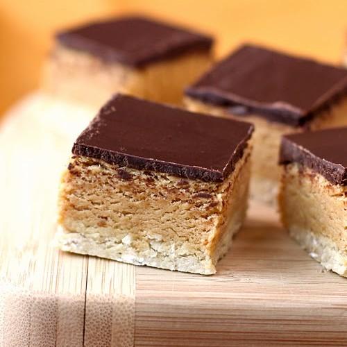Healthy Peanut Butter And Dark Chocolate Shortbread Bars
