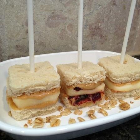 Peanut Butter And Jelly Apple Sandwich Bites