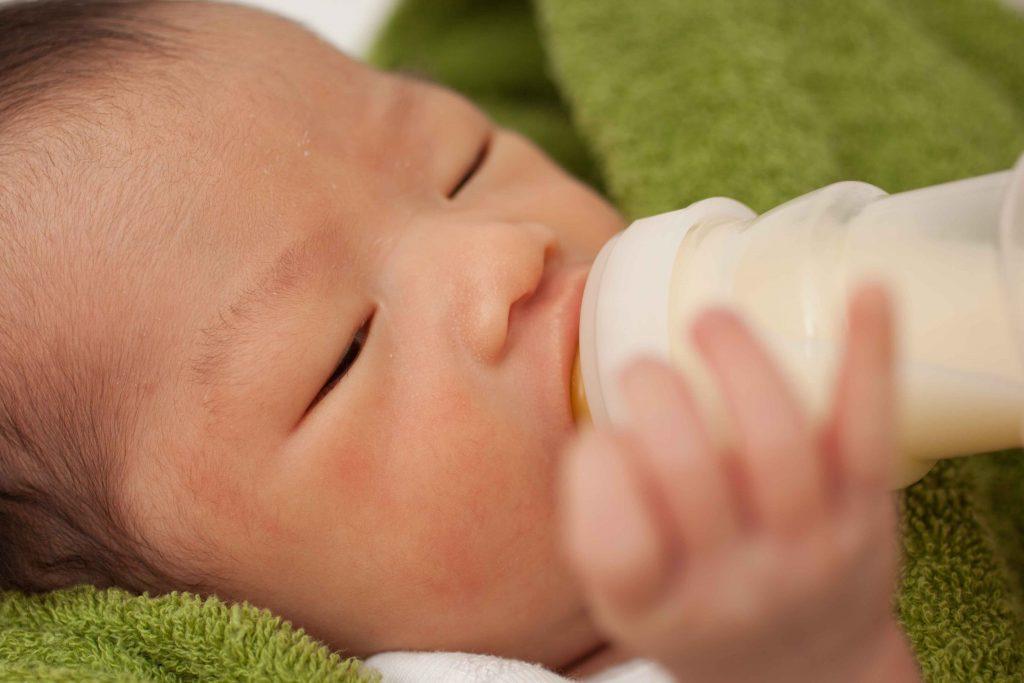 Will formula help my baby sleep long? 