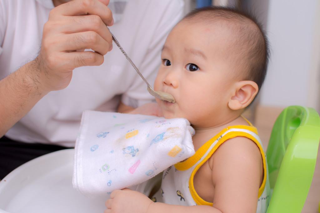 To stop your baby from becoming a picky, try these simple steps. Feeding My Kid is a great website for parents, filled with all the information you need about how to raise your kids, from healthy tips to nutritious recipes. 