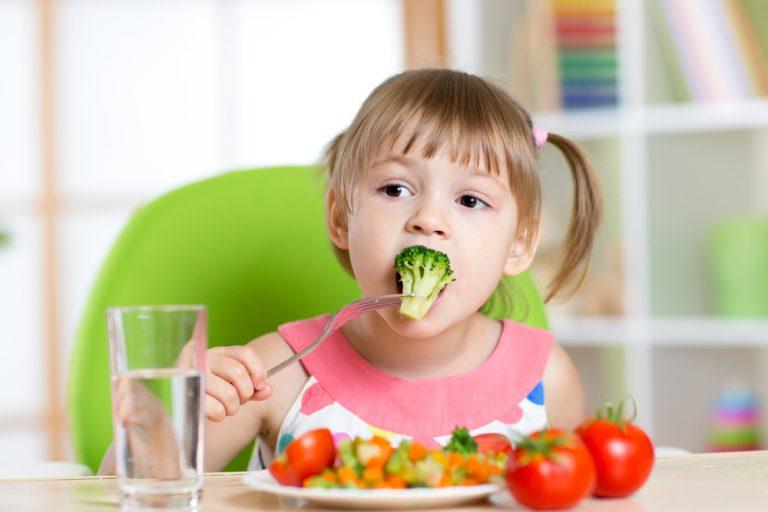 The 4 Things You Shouldn’t Say to Your Kids if You Want Them to Like Vegetables. Creating Healthy Habits for Kids
