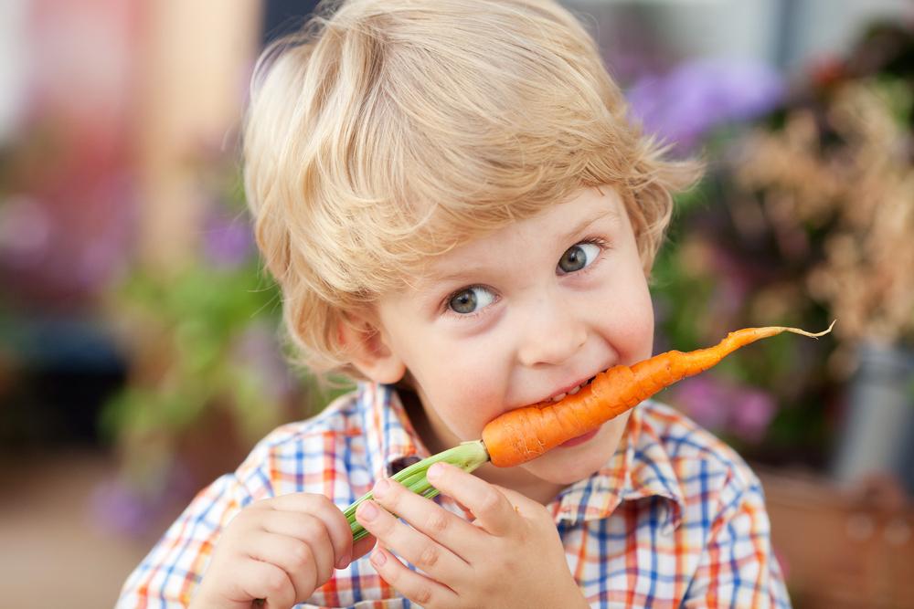 How to Get Kids to Eat Healthier Series: Kids Eating Carrots