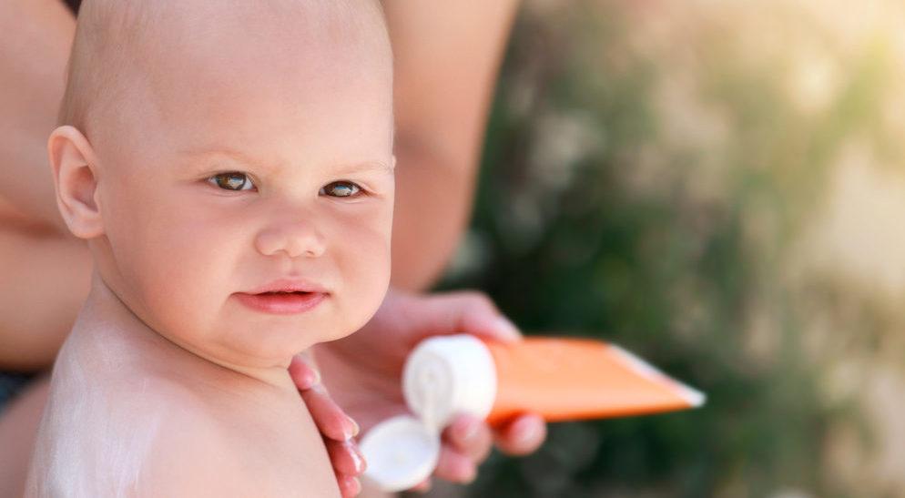 Having trouble figuring out the right sunscreen for your baby? Watch this video resource to help you pick out the best baby sunscreen.