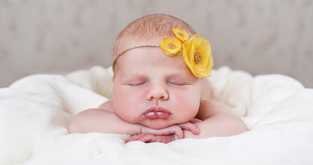 Check out this video on great newborn photo ideas to capture the memories and the moments just the way you want to remember them.