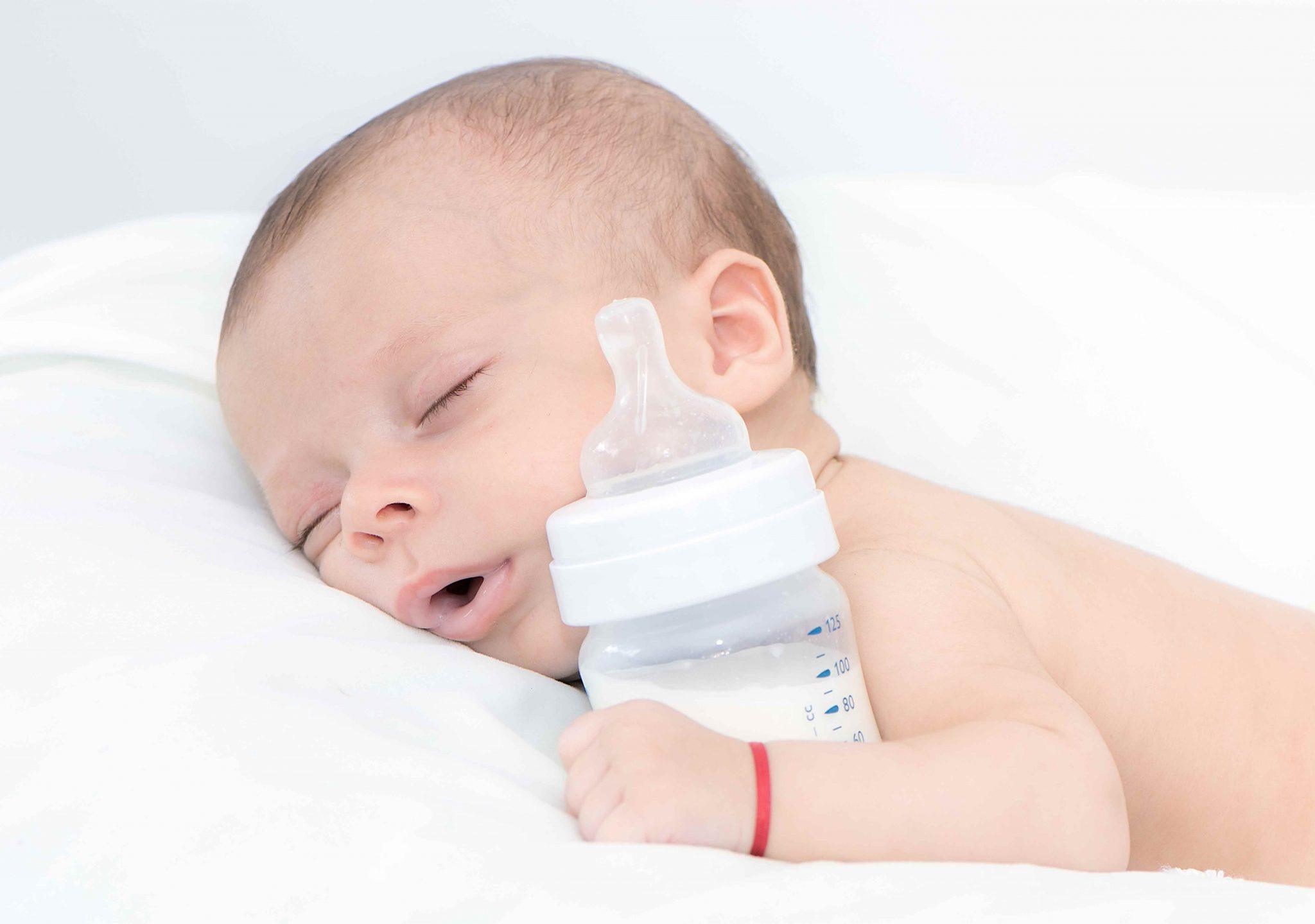 formula-at-night-will-babies-sleep-longer-if-they-get-formula-at-night