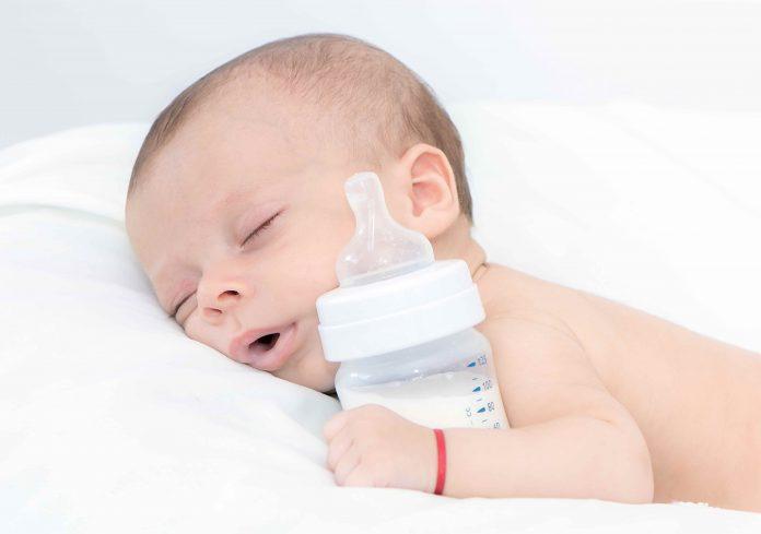 Do Babies Sleep Better with Formula? Find out if formula will help your baby sleep longer at night.