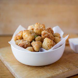 Crispy Parmesan-Cauliflower Poppers With Creamy Buttermilk Ranch Dipping Sauce