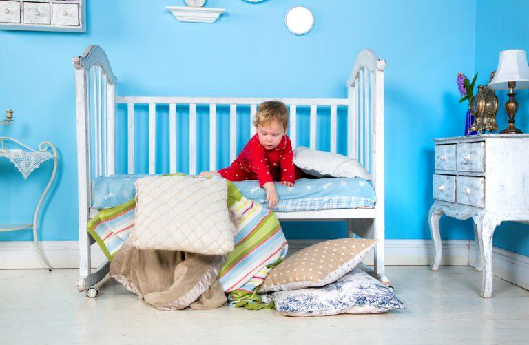 If your child having trouble transitioning to toddler bed? Check out this video to teach you how to get your kid into their new bed. Parenting tips!