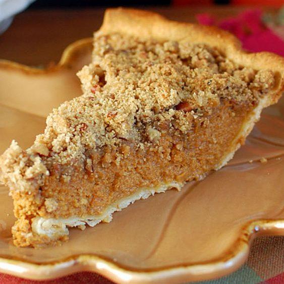 Apple Butter Pumpkin Pie With Streusel Topping