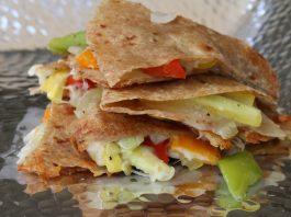 You don't need meat to make a great quesadilla! This vegetarian quesadilla is filled with yummy flavors and is perfect for #MeatlessMonday.