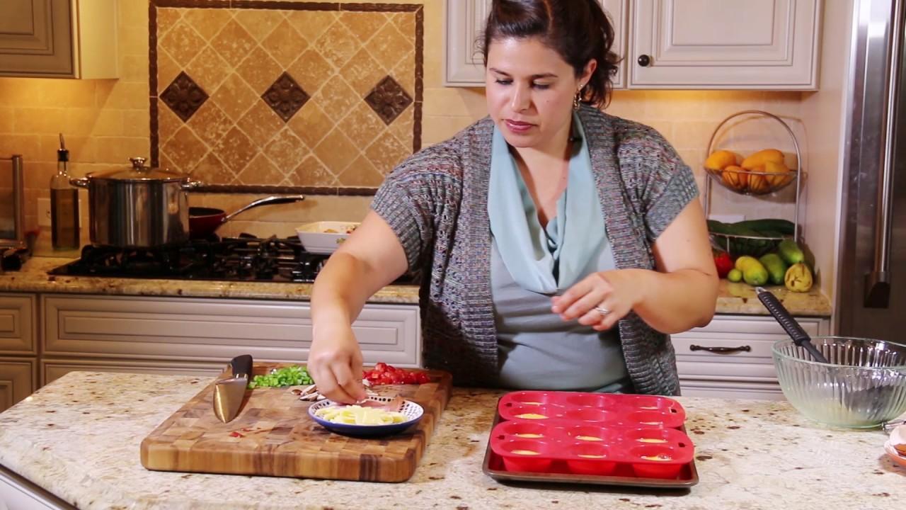 Maria Rivera shows us how she makes her healthy and delicious egg muffins. These are the perfect grab-and-go breakfast for busy mornings.