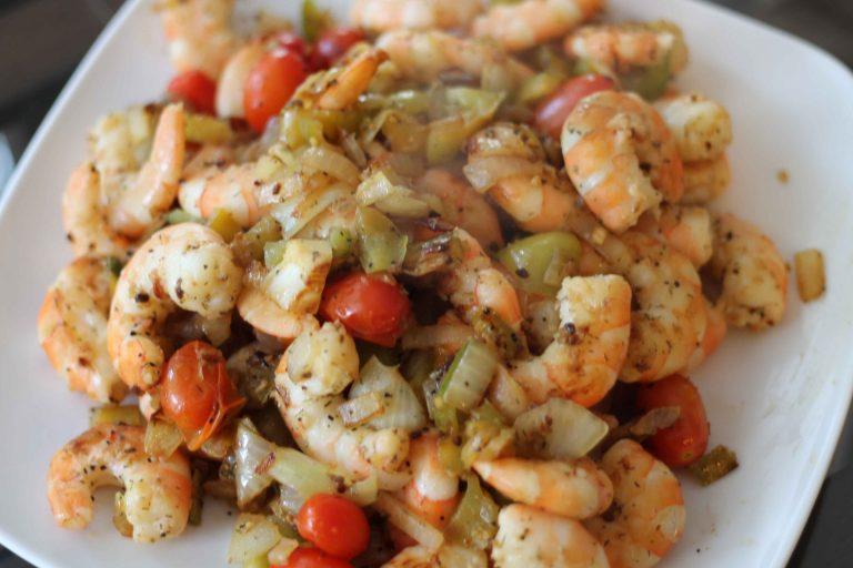 One Pot Shrimp and Veggies. Perfect for Lunch or Dinner